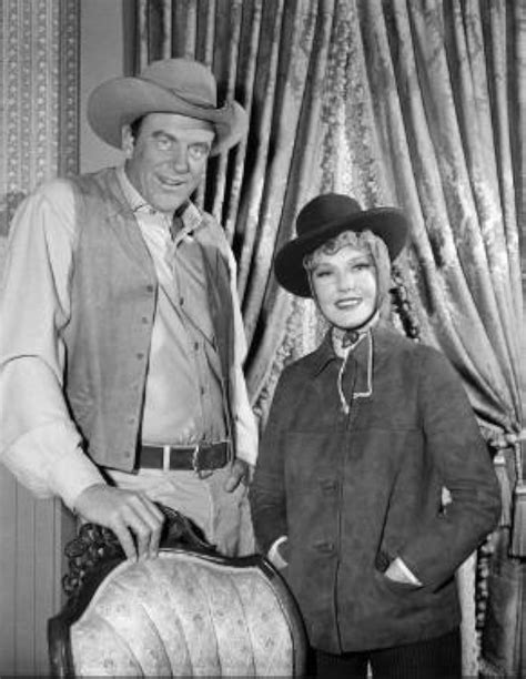 Gunsmoke thursday - Oct 5, 2022 · Gunsmoke wasn’t the end of Arness’ time starring in Western-themed stories. ... Wednesday, and Thursday. Jim told me, ‘If we can’t schedule it this way, let’s forget the whole thing. I ... 